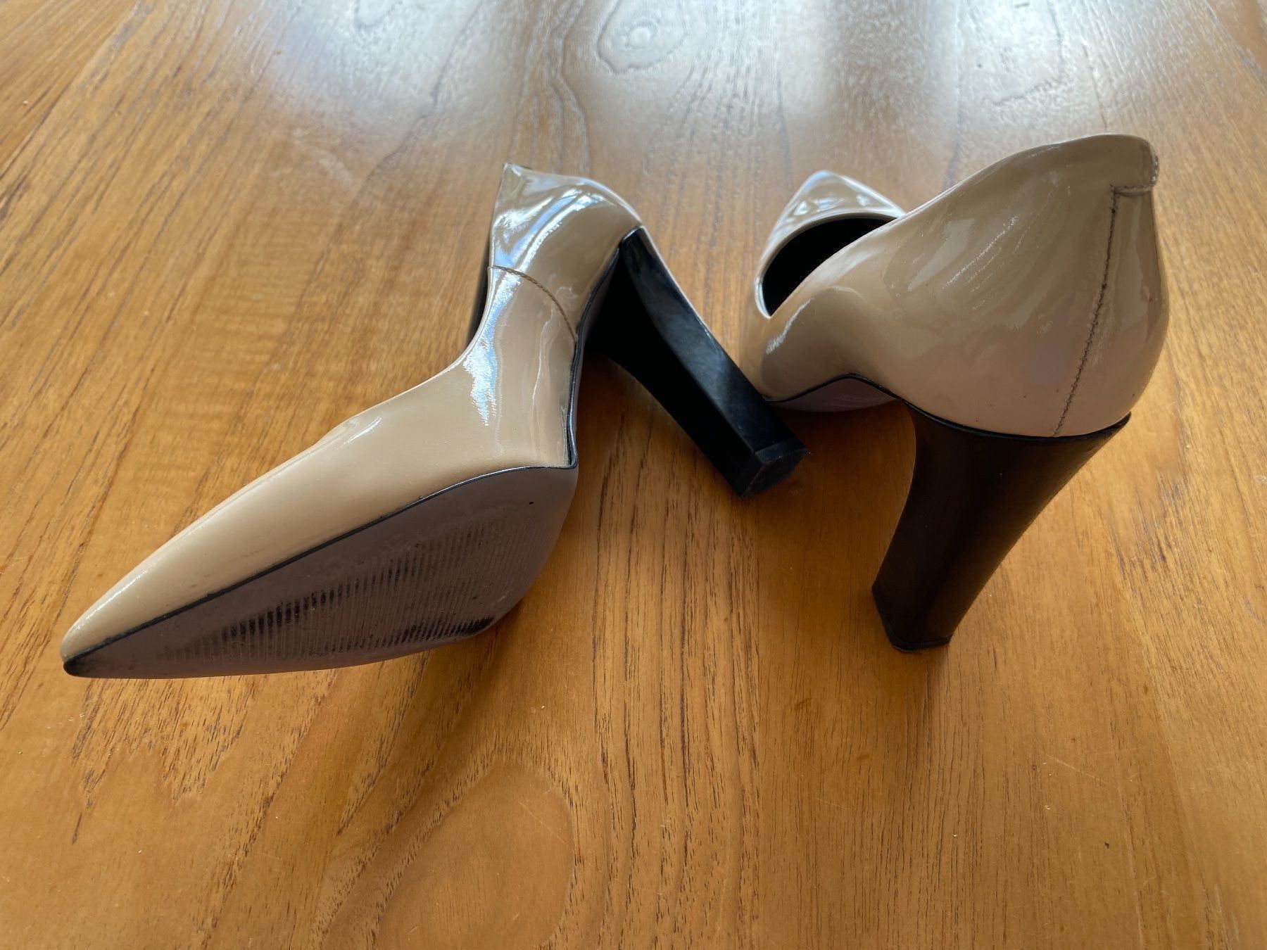 Damenschuhe: Gino Rossi Pumps in beige – Gebraucht aus Zürich von Grothschild 9