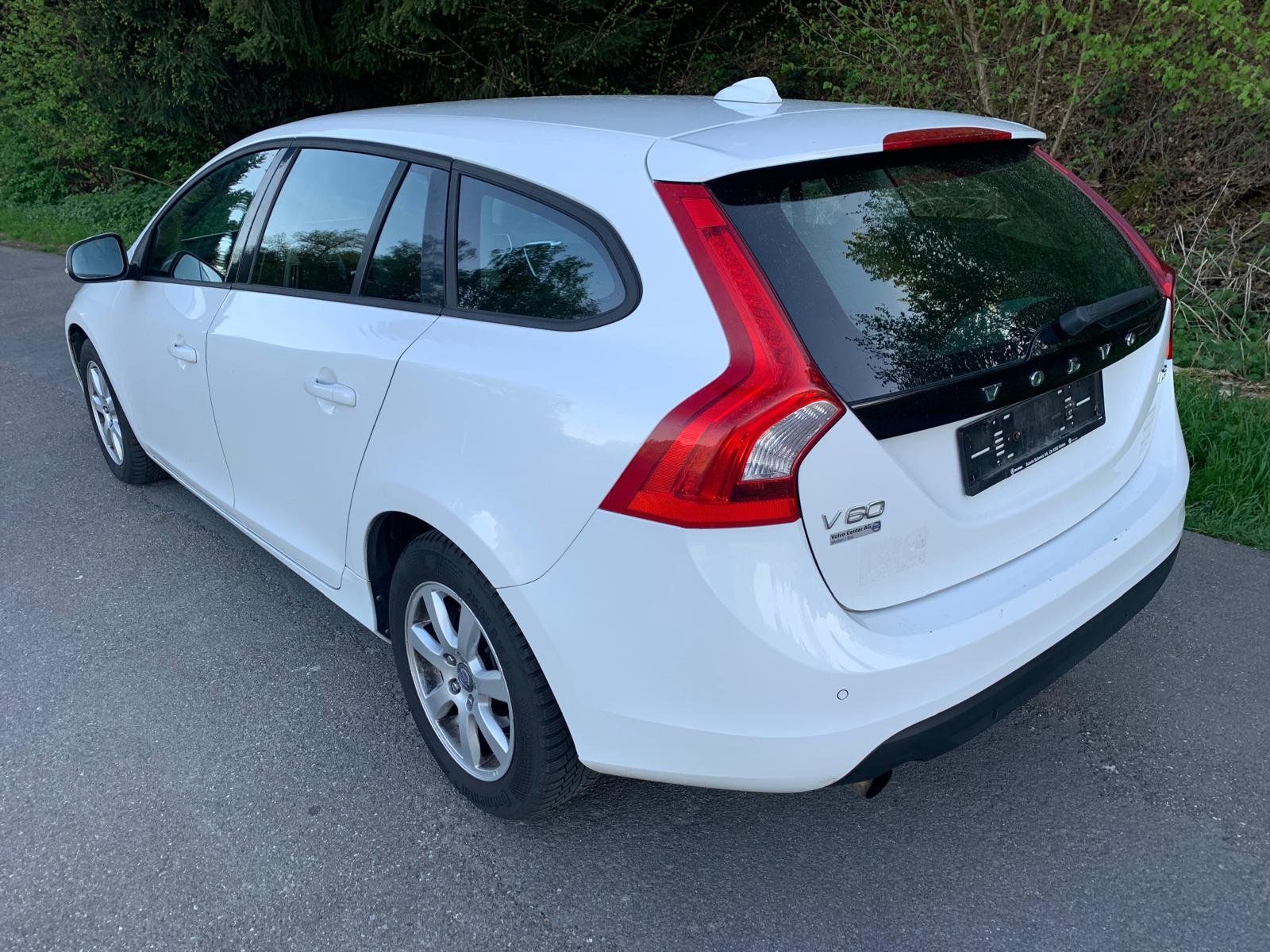 Volvo Automobili: Volvo V60 D3 frisch MFK – Usato da Wetzikon ZH venduto da cobra039 2