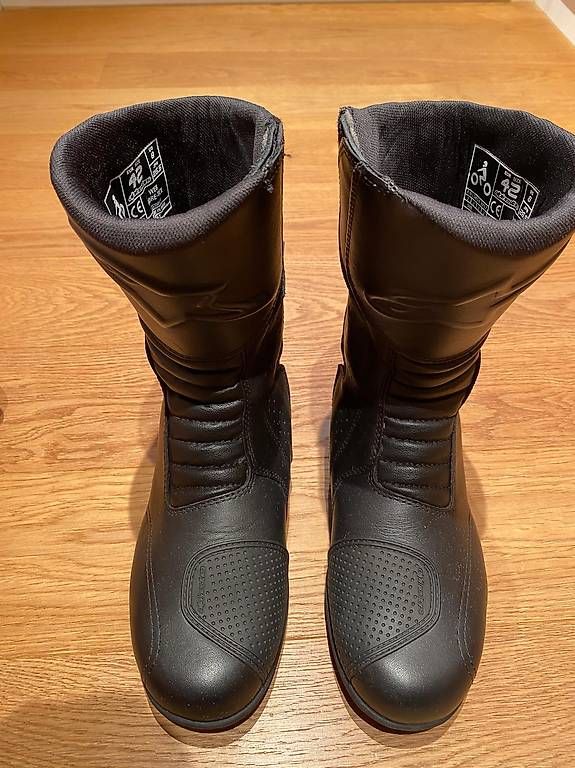 Herrenschuhe: Motorradstiefel – Gebraucht aus Ehrendingen von Babette010
