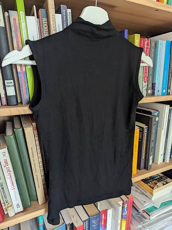 Top: Guaja Studio Petra Fitted High-Neck Top - Black – Usato da Zürich venduto da lin_6dtc 3