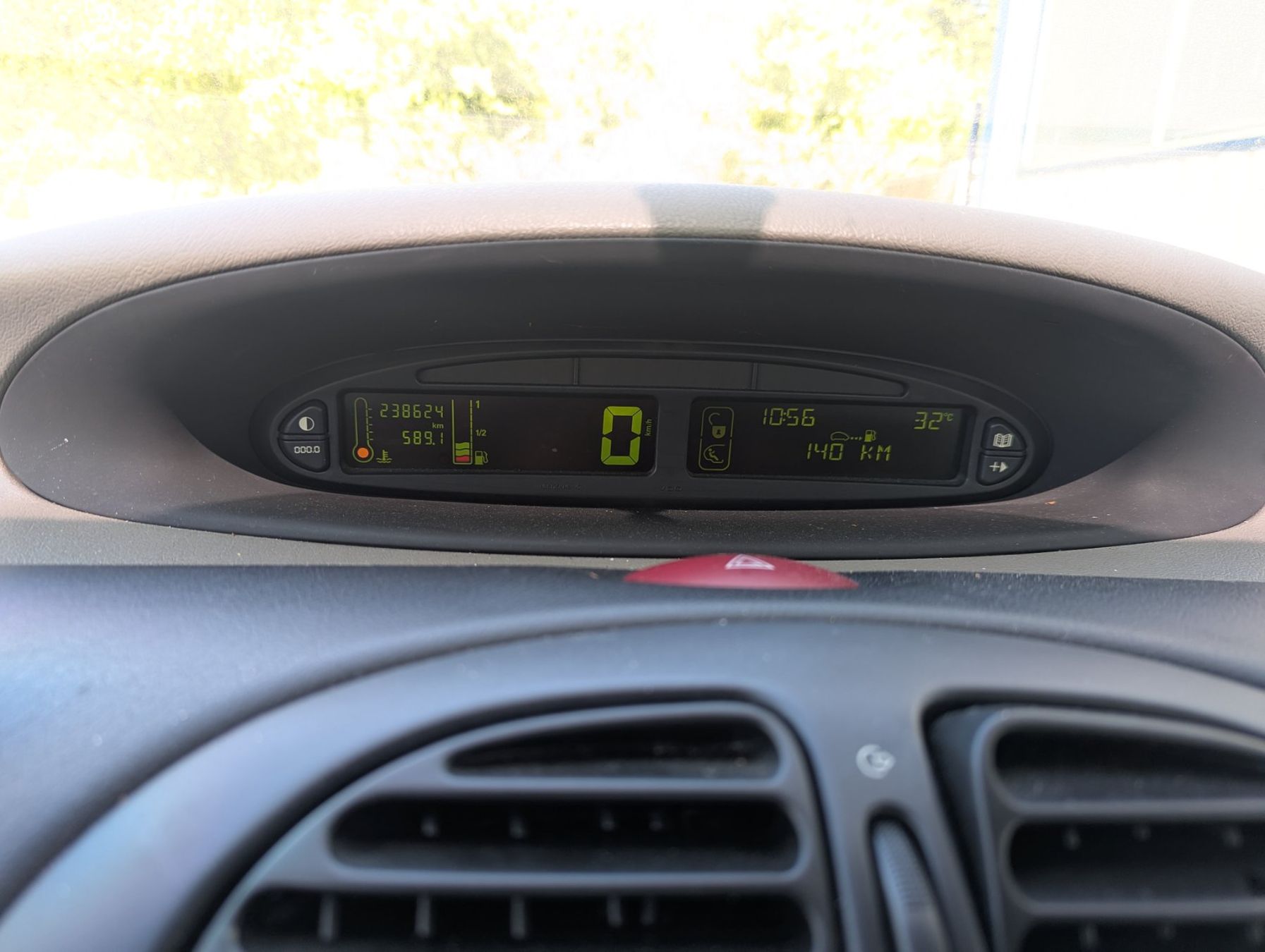 Citroën Automobili: Citroen Picasso 1.8 16v – Usato da Aarberg venduto da KreuzFahrzeugcenter 6