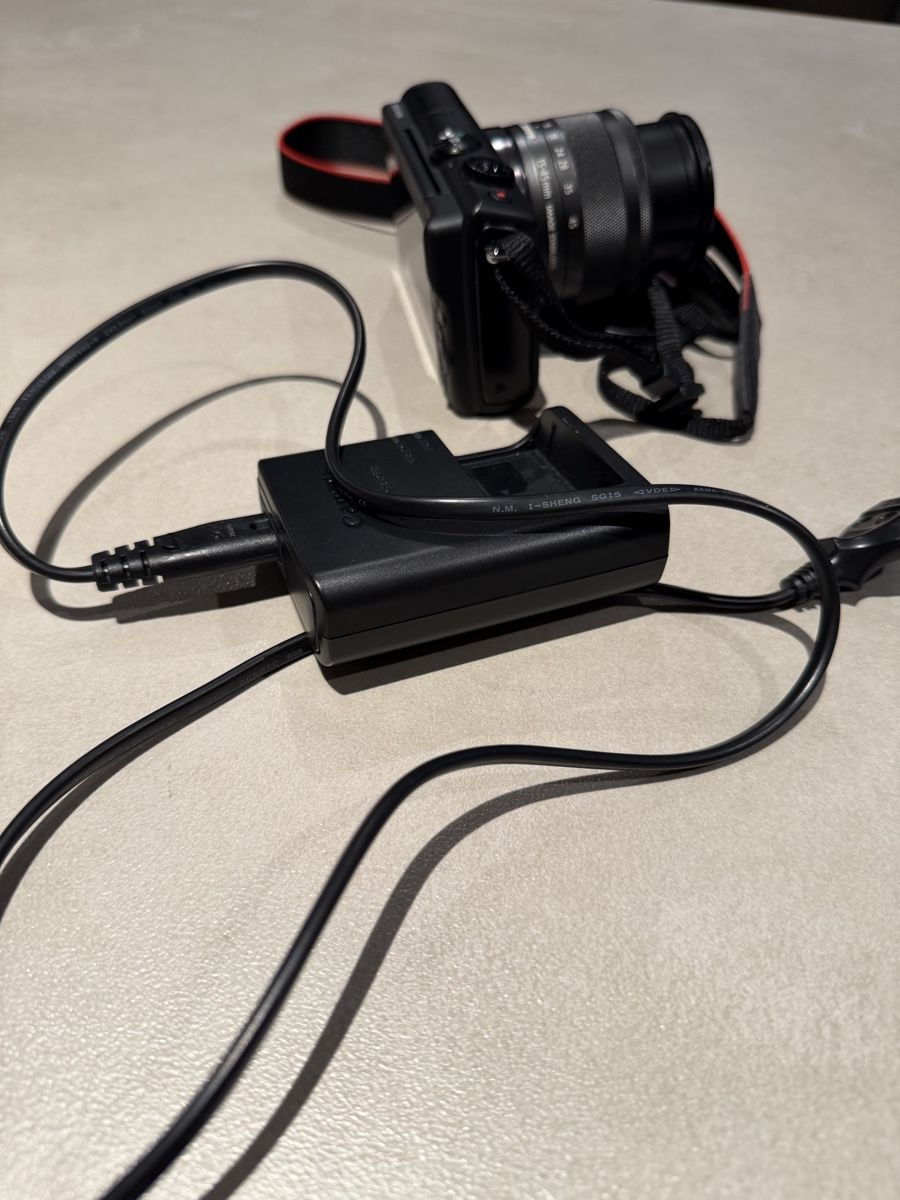 Canon Kamera: Canon EOS M100 Systemkamera inkl. Tasche und SD-Karten – Gebraucht aus Orpund von Nonoo 4