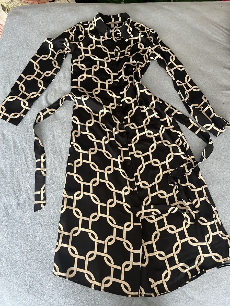 H&M Kleider: Kleid gemustert schwarz-weiss, neuwertig – Neu (gemäss Beschreibung) aus Olten von sae_82z2
