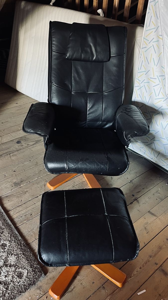 Poltrone: Stuhl Sessel mit Hocker Ottomane – Usato da Aadorf venduto da bobby_b