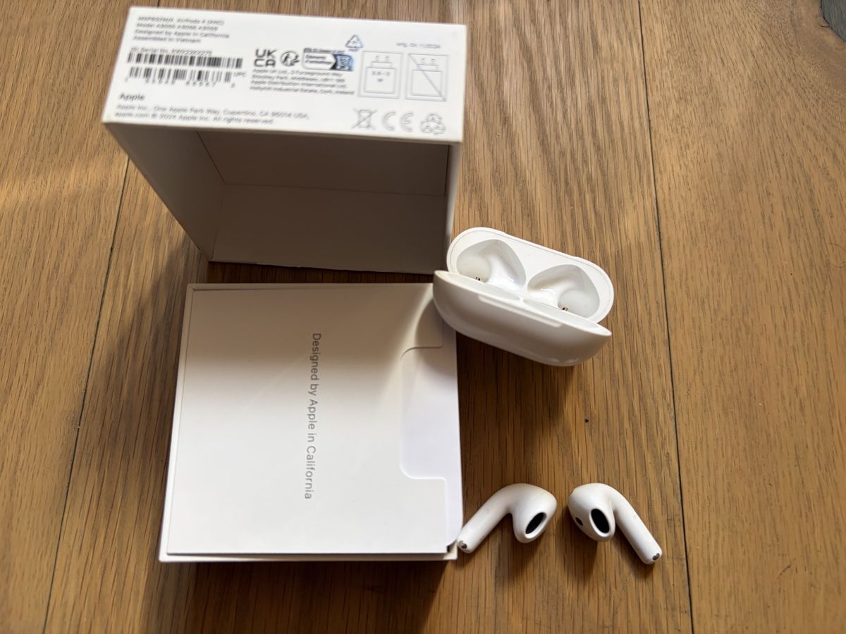 Apple Kopfhörer: AirPods 4 ANC – Gebraucht aus Morges von Marlporto