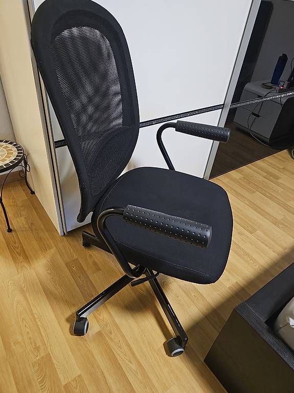 Stühle: Ikea Bürostuhl – Gebraucht aus Schlieren von igorsouza