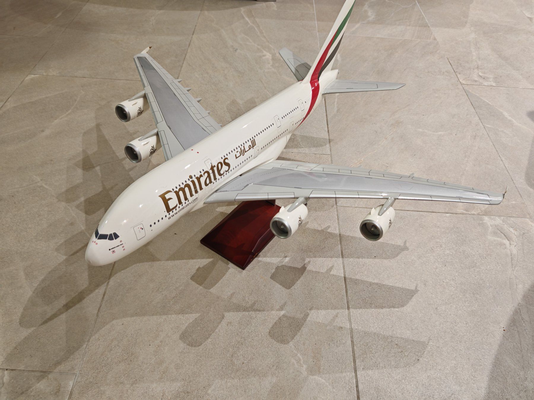 Airbus Kit di modellismo & Modellini statici: Zwei A380-800 1:100 - ETIHAD + Emirates – Usato da Rancate venduto da leoshopshop