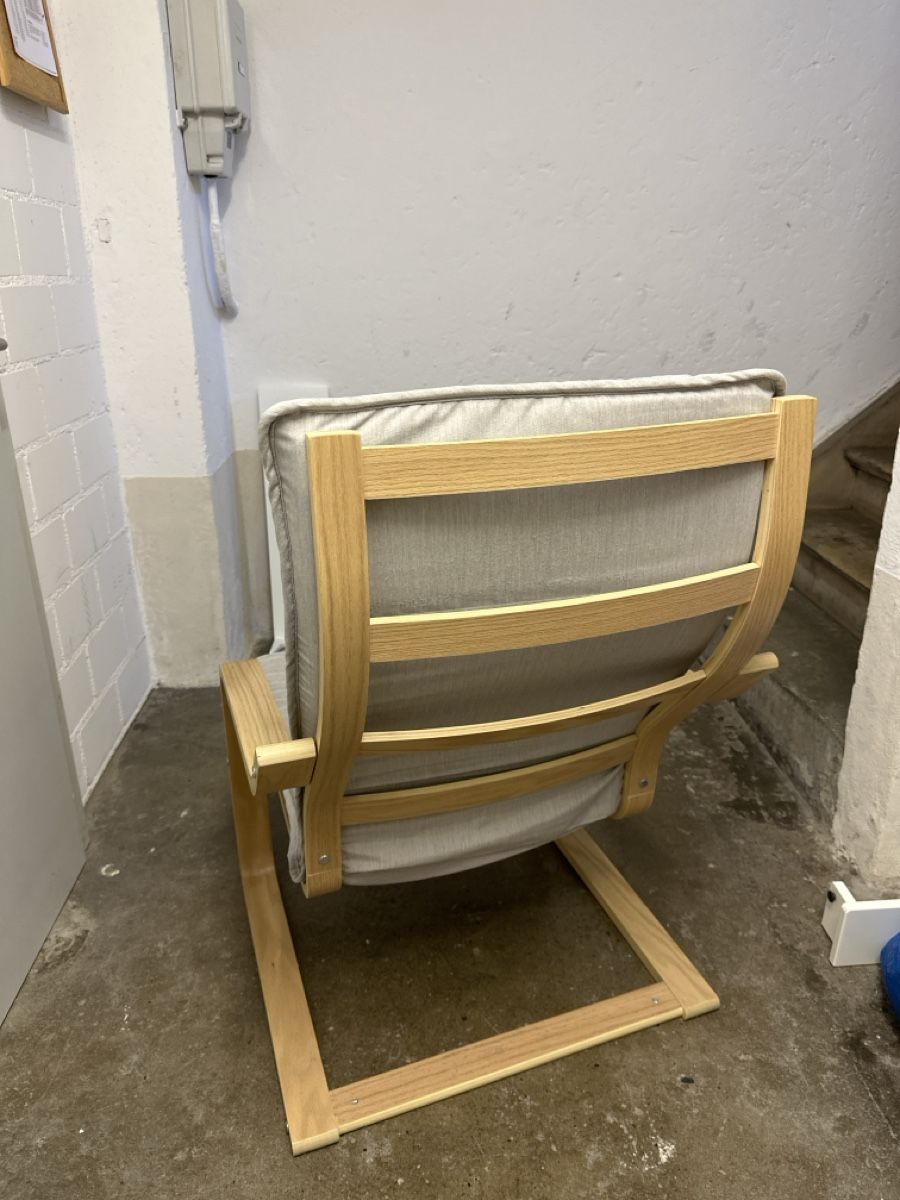 Ikea Poltrone: ikea Pöang Sessel Holz Hocker Stoff hellgrau mit Polsterung – Usato da Winterthur venduto da Estea20 1
