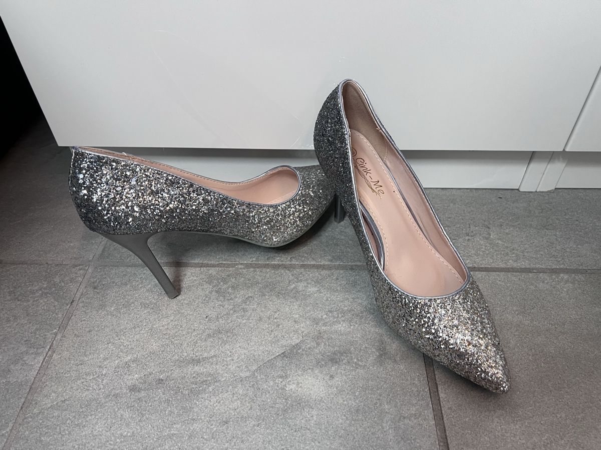 Alexander Mcqueen Scarpe da donna: nuovi tacchi 39 – Nuovo (secondo la descrizione) da Pregassona venduto da beatricee0