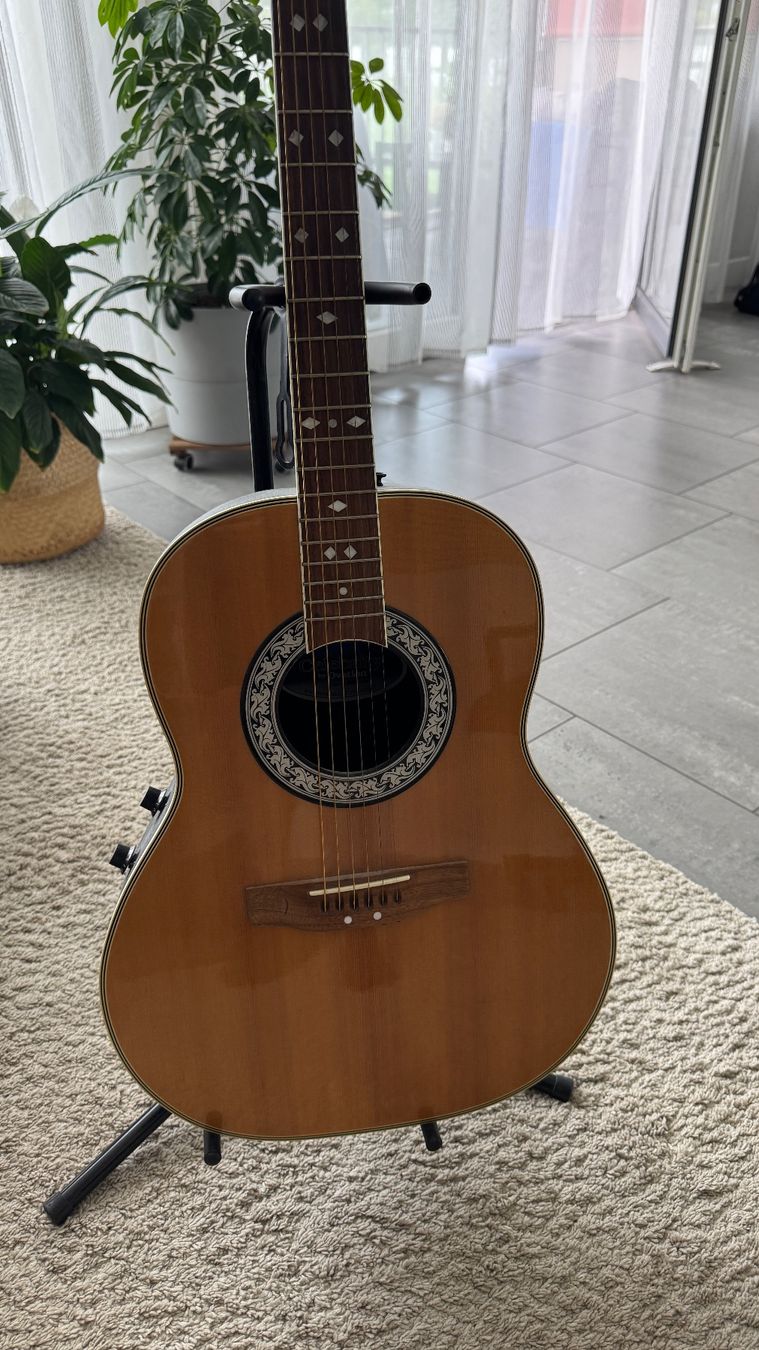 Ovation Strumenti musicali: Gitarre OVATION CELEBRITY – Usato da Binningen venduto da mi-9 2