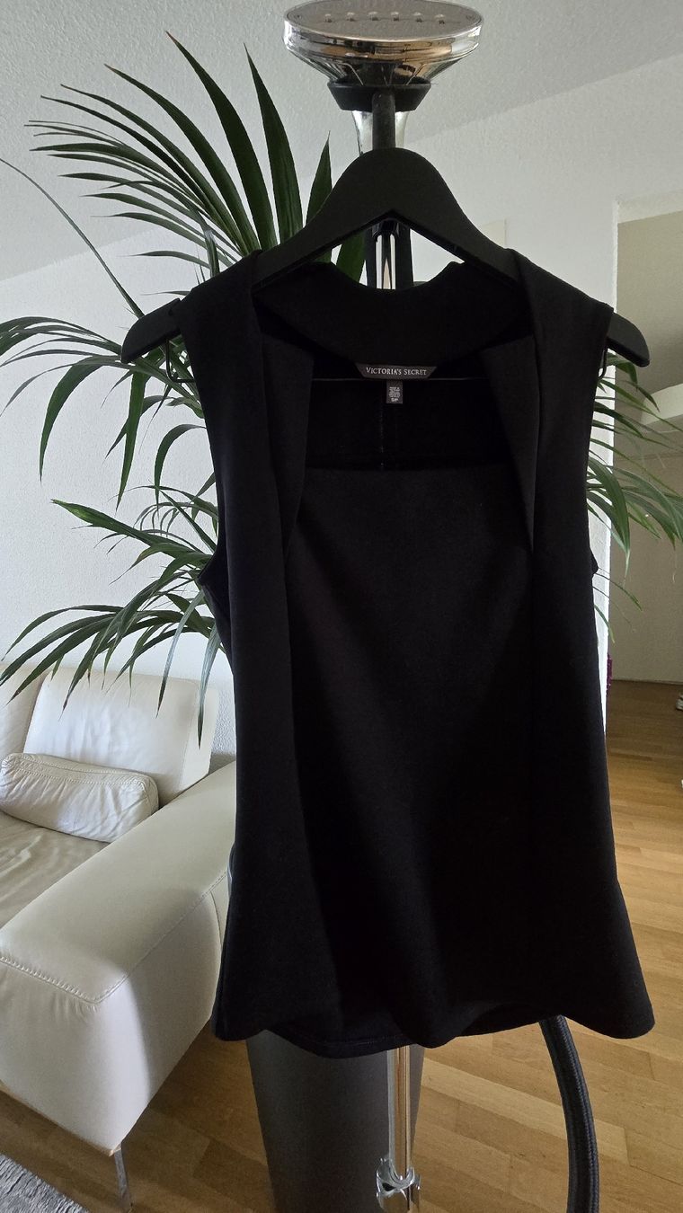 Top: Victoria's Secret Black Top "S" – Usato da Zug venduto da zebbra192 1