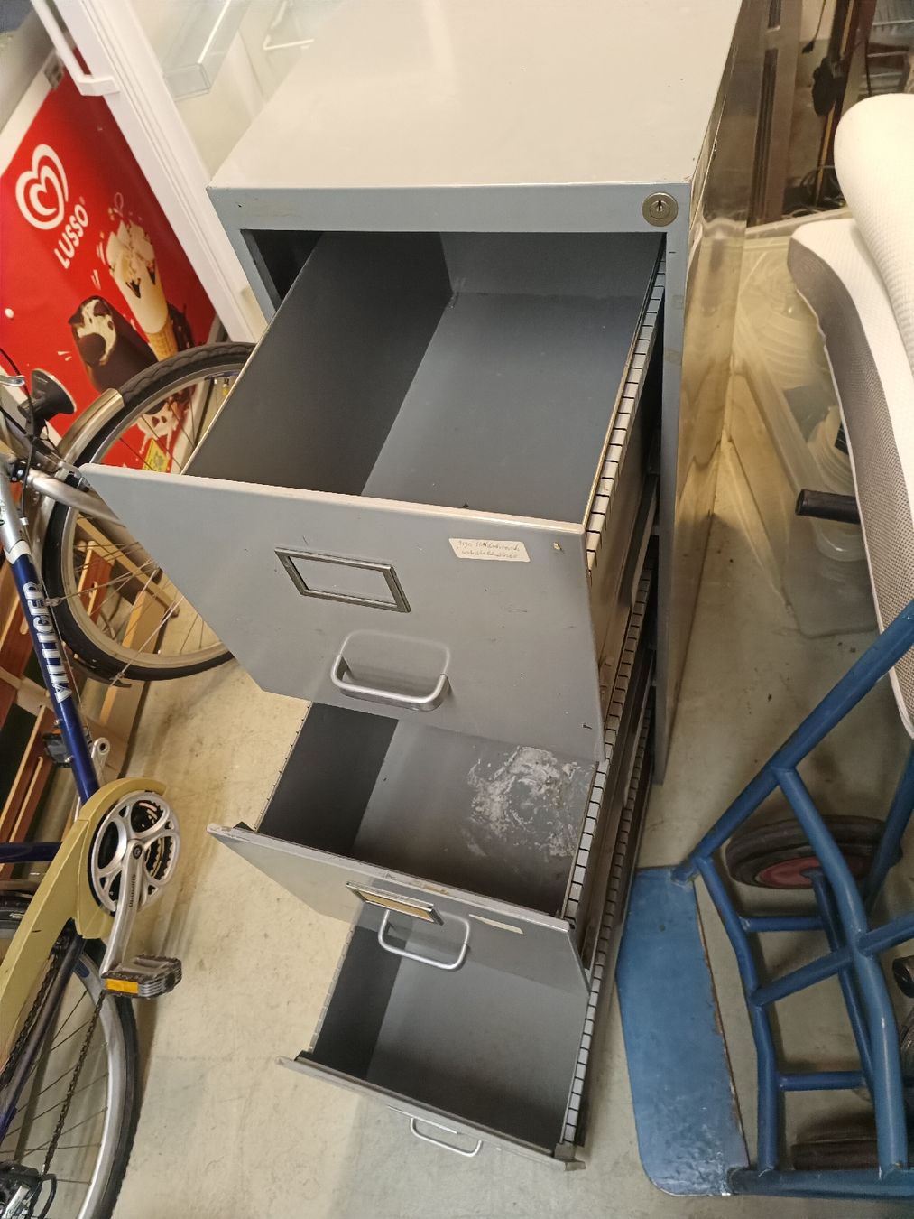 Kit di costruzioni: Metallschrank mit Schubladen – Usato da Pfäffikon ZH venduto da K-V-M 2