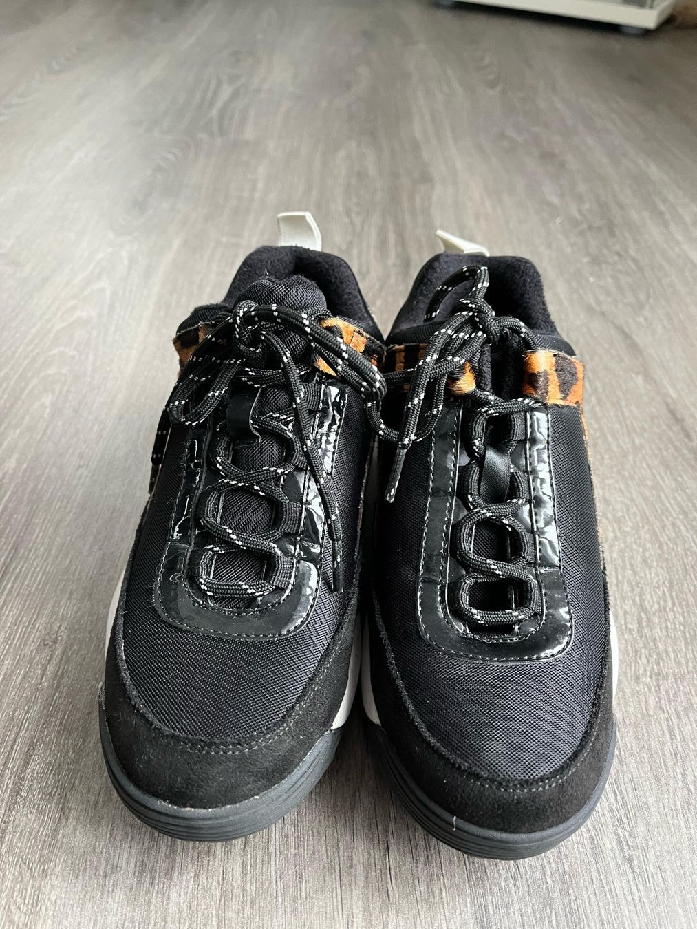 DKNY Scarpe da donna: DKNY Sneaker Gr. 37 - stylische Leo-Optik – Nuovo (secondo la descrizione) da Frenkendorf venduto da klourenco 3