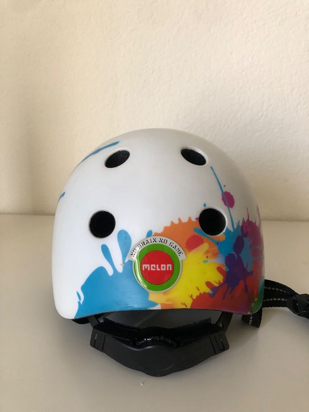 Caschi: Melon Helm Urban Active Coloursplash – Usato da Zürich venduto da vintagist 1