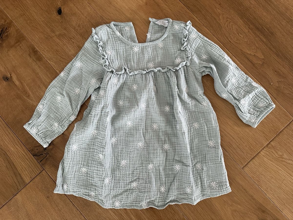 Kleiderpakete & -sets: 🎀Mädchen Kleider Set Grösse 98💗 – Gebraucht aus Safenwil von Whoopie1 2