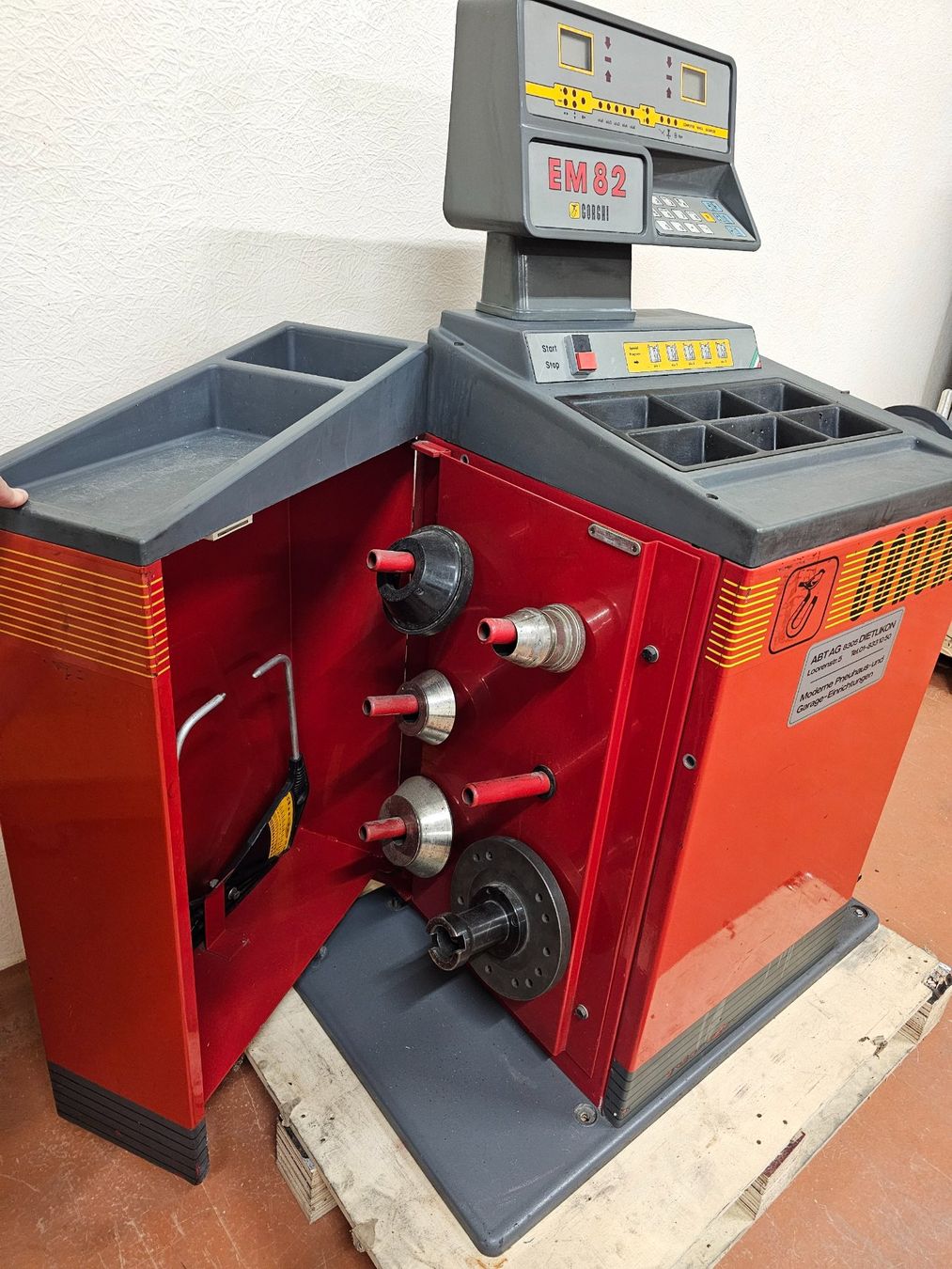 Corghi Tutte le macchine: Auswuchtmaschine Corghi EM82 – Usato da Kiesen venduto da dreamVan 5