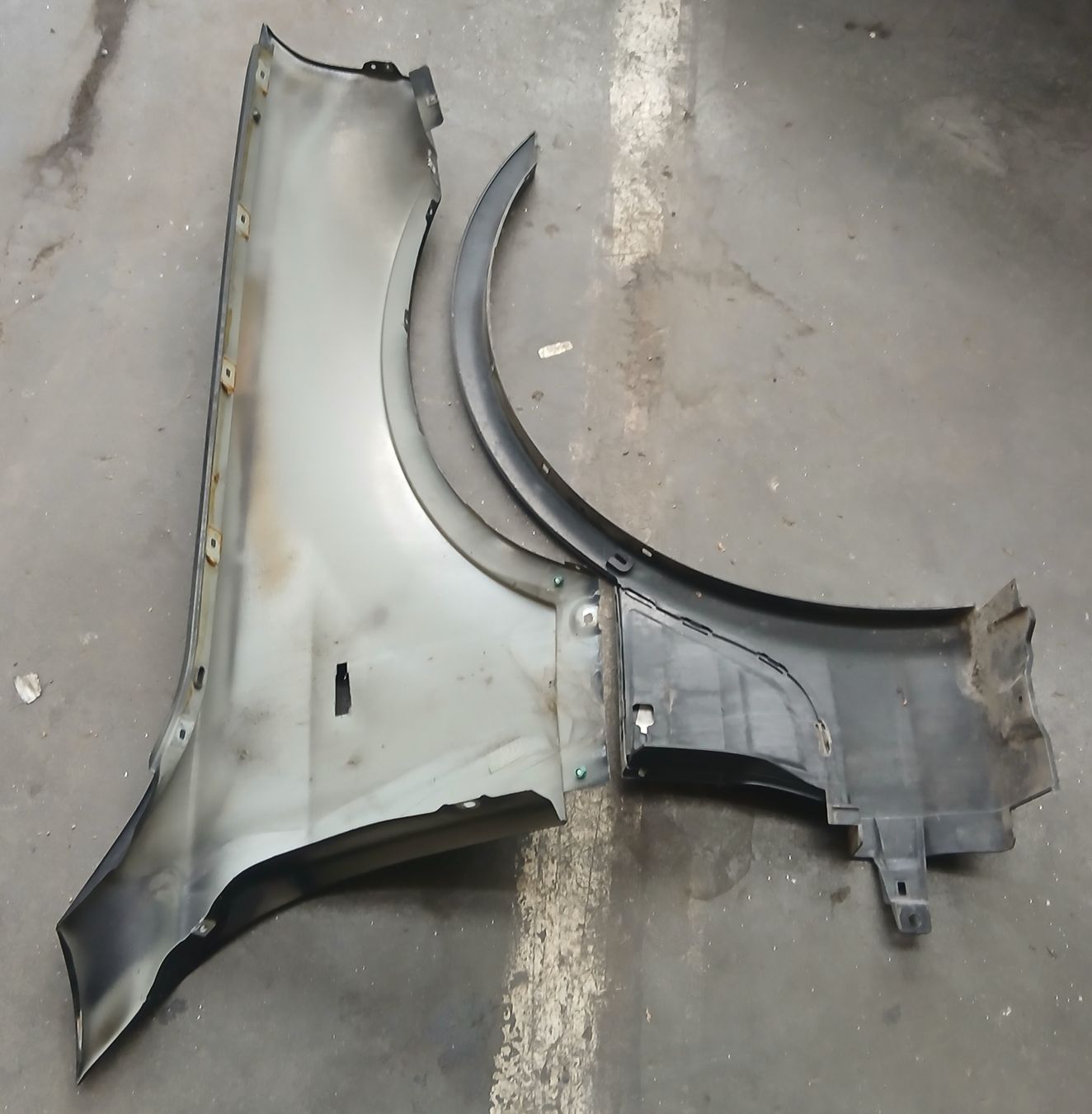 BMW Tutti pezzi di ricambio auto: Aile gauche BMW X3 E83 2004-2010  – Usato da la heutte venduto da Auto-stock 1