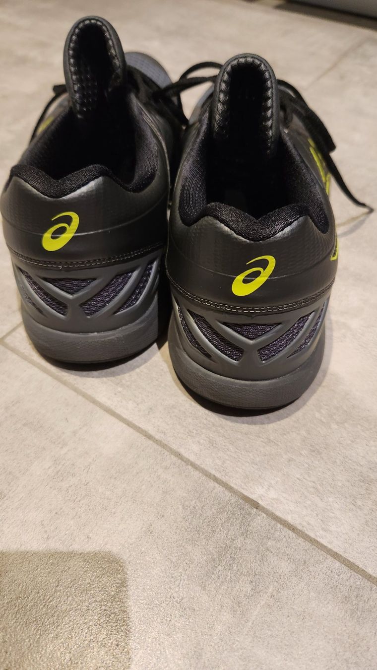 Herrenschuhe: neu!!Asics Conviction X Rhyno Skin gr.46 – Gebraucht aus bellinzona von zeus6535 1
