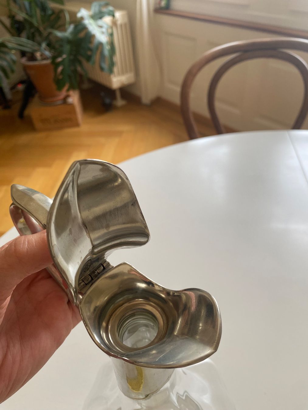 Caraffe: Elegante Glaskaraffe mit Silberaufsatz – Usato da Basel venduto da NormaJean01 7