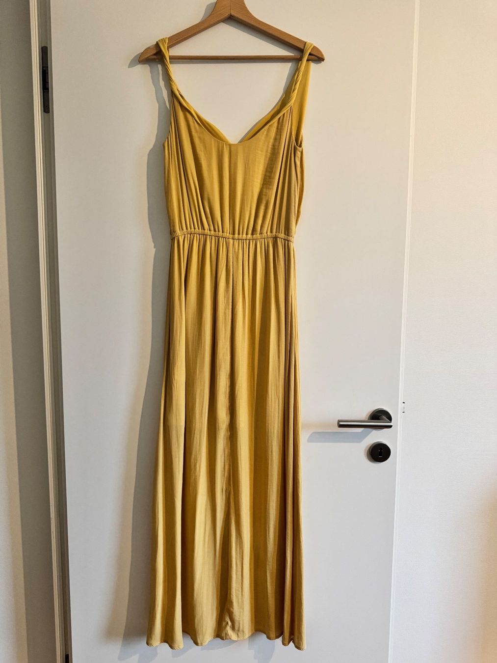 Vestiti: Elegantes Festkleid - Senfgelb - Gr. S – Usato da St. Gallen venduto da nikolasbong