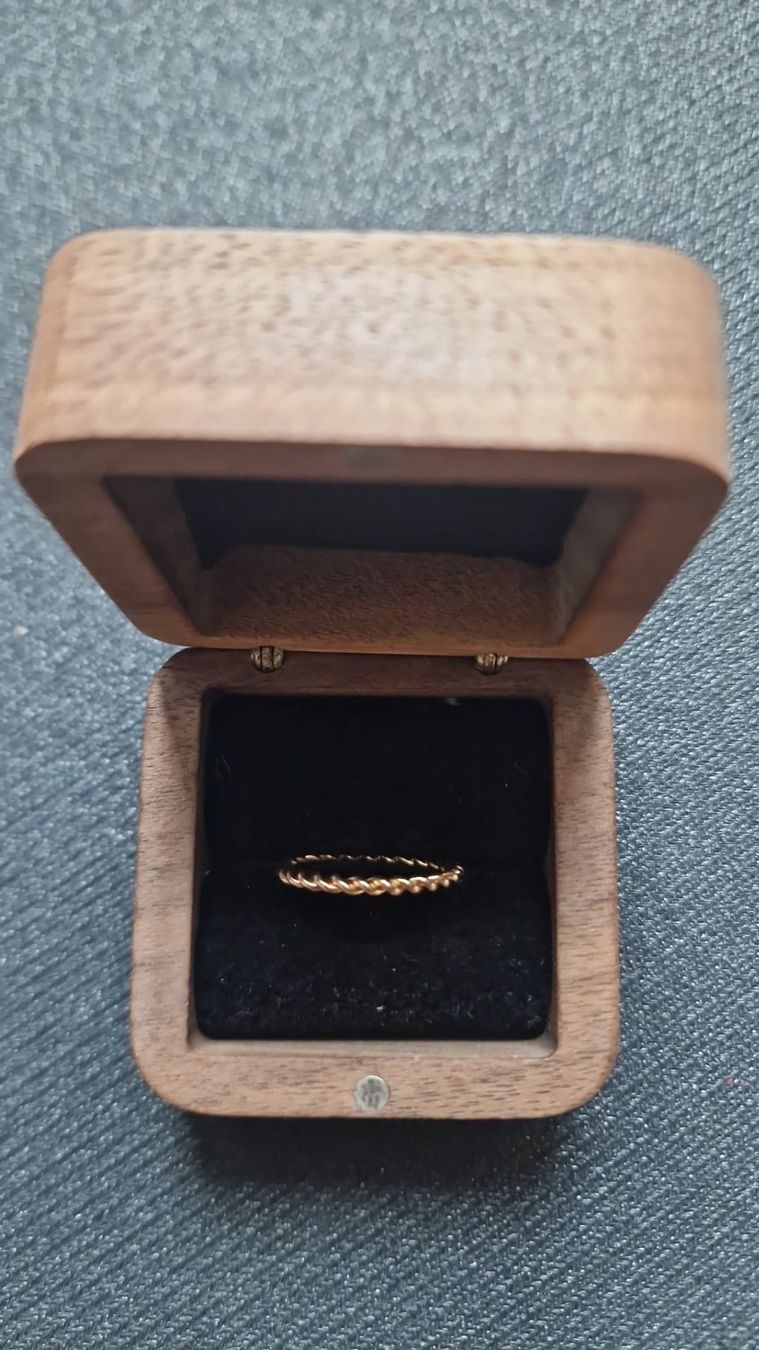 Anelli: Ring chromstahl, goldfarbend Grösse 56 – Nuovo (secondo la descrizione) da St.Gallen venduto da Dombidor