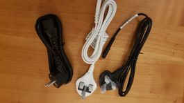 Netzkabel. Mit UK plug - Câble d'alimentation électrique.