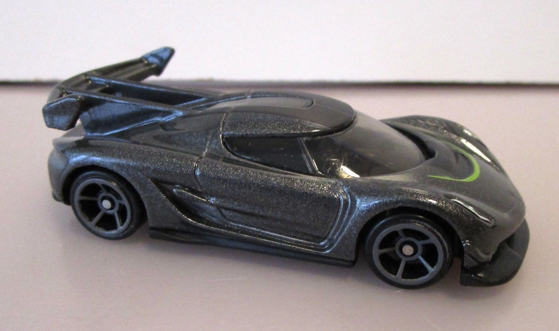 Hot Wheels Modellautos: HOT WHEELS 2020 KOENIGSEGG JESKO – Neu (gemäss Beschreibung) aus Chêne-Bourg von breno56