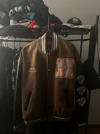 College Jacke Bomberjacke Grösse L braun guter Zustand Fr...