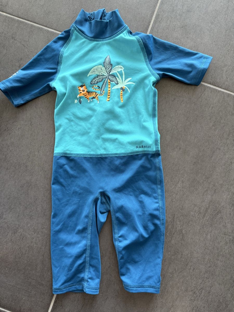 Decathlon Costumi da bagno: Badeanzug mit Tiger & Palme, Gr. 86, UPF 50+  – Usato da Olten venduto da smashbox