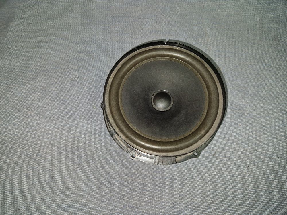 Original VW T5 Bus Transporter Breitbandlautsprecher Lautsprecher 7E0035710
