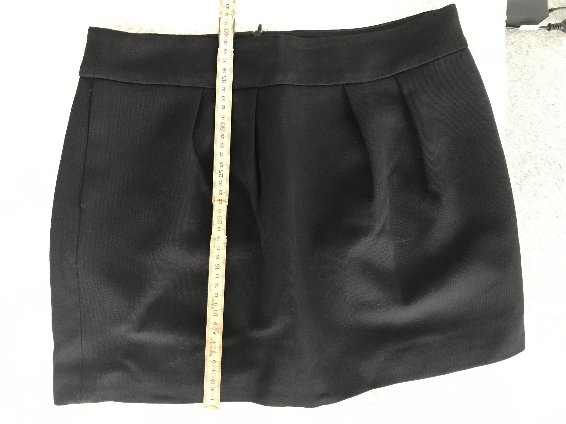 Zara Röcke: Schwarzer Minirock von ZARA, 43% Wolle – Gebraucht aus Niederteufen von mix18 2