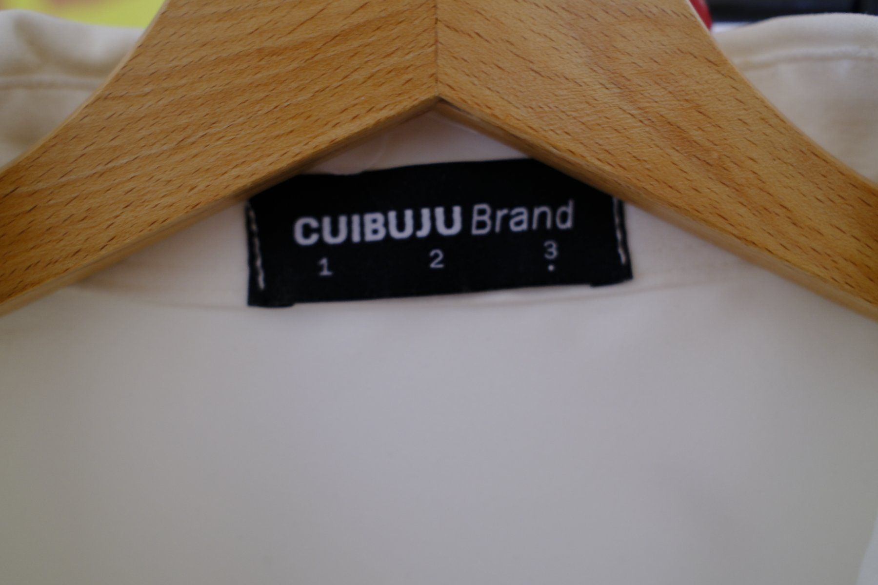 Hemden: White Shirt - Cuibuju – Gebraucht aus Lausanne von Bilxow 3