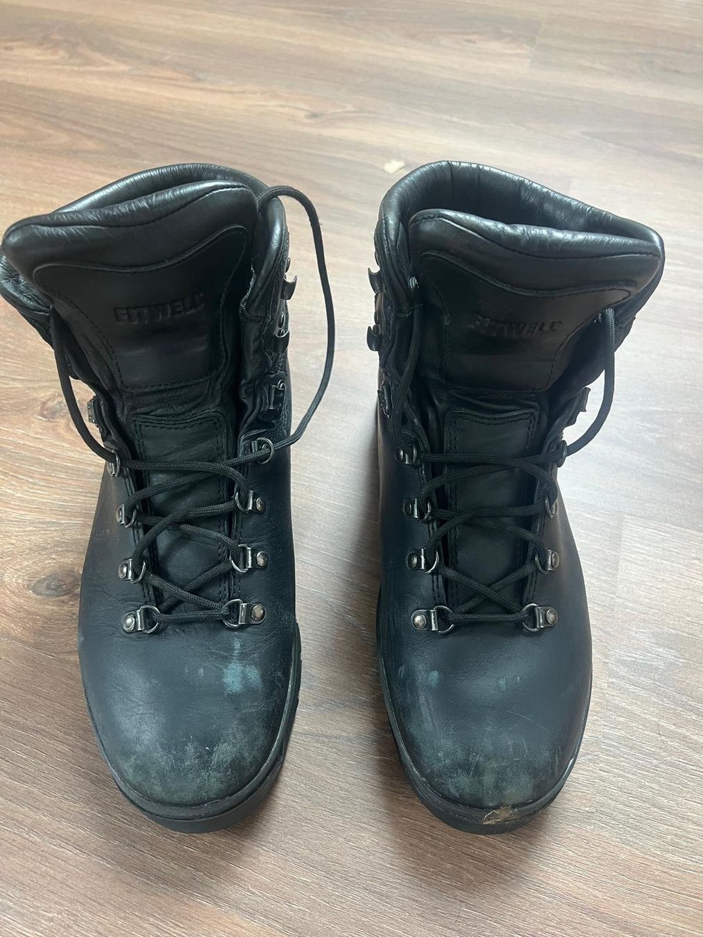 Scarpe da uomo: Bottes de travail renforcées Fitwell noires – Usato da Môtiers NE venduto da ElGreco3099