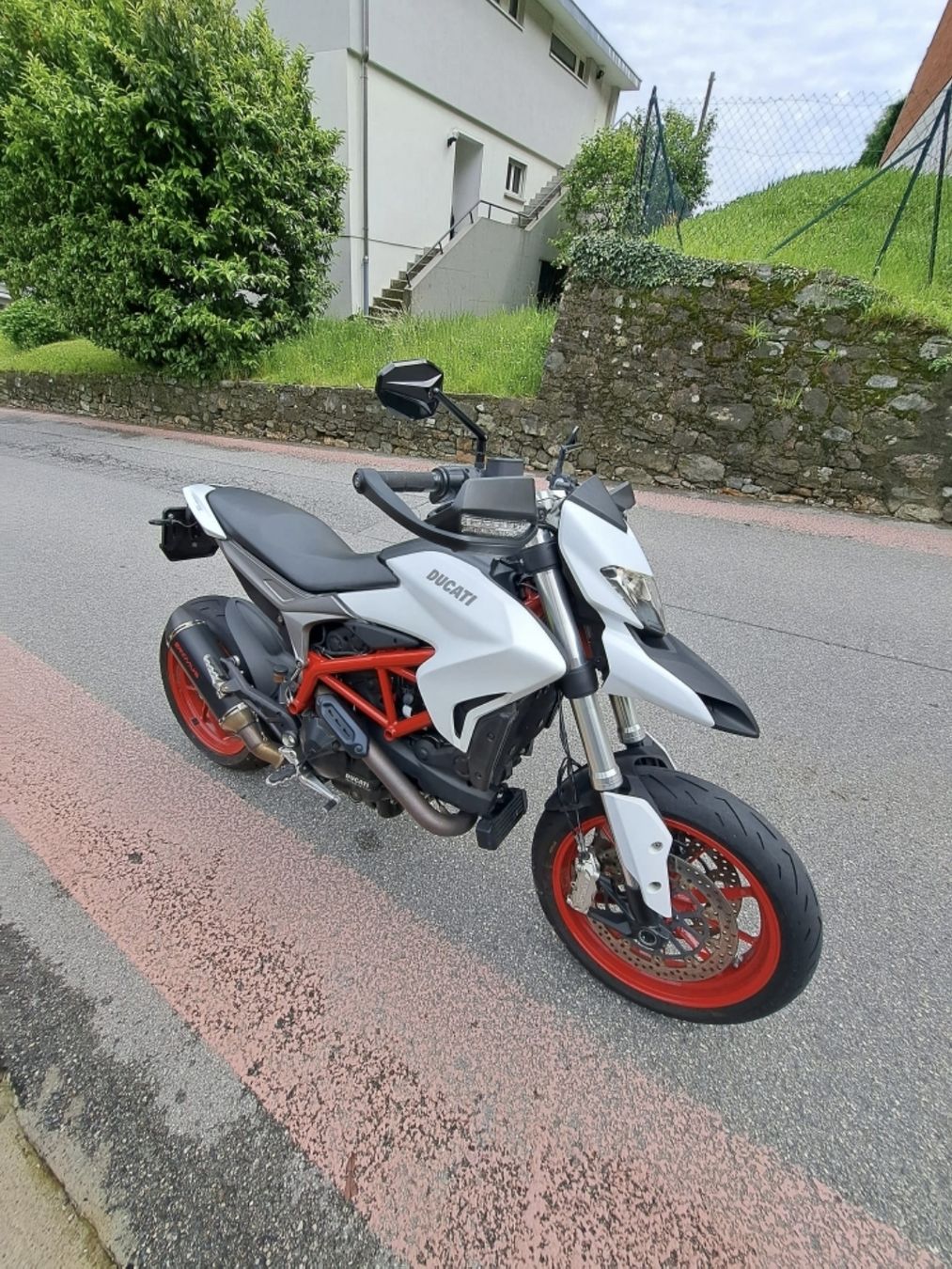 Ducati Strada: Ducati Hypermotard 939 – Usato da Gravesano venduto da Giusy.tta 8
