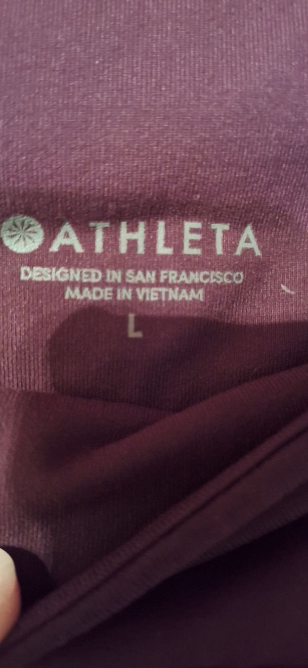 Kleiderpakete: Yoga Set Hose Athleta und 2 Tops  – Gebraucht aus Männedorf von Livingston 2