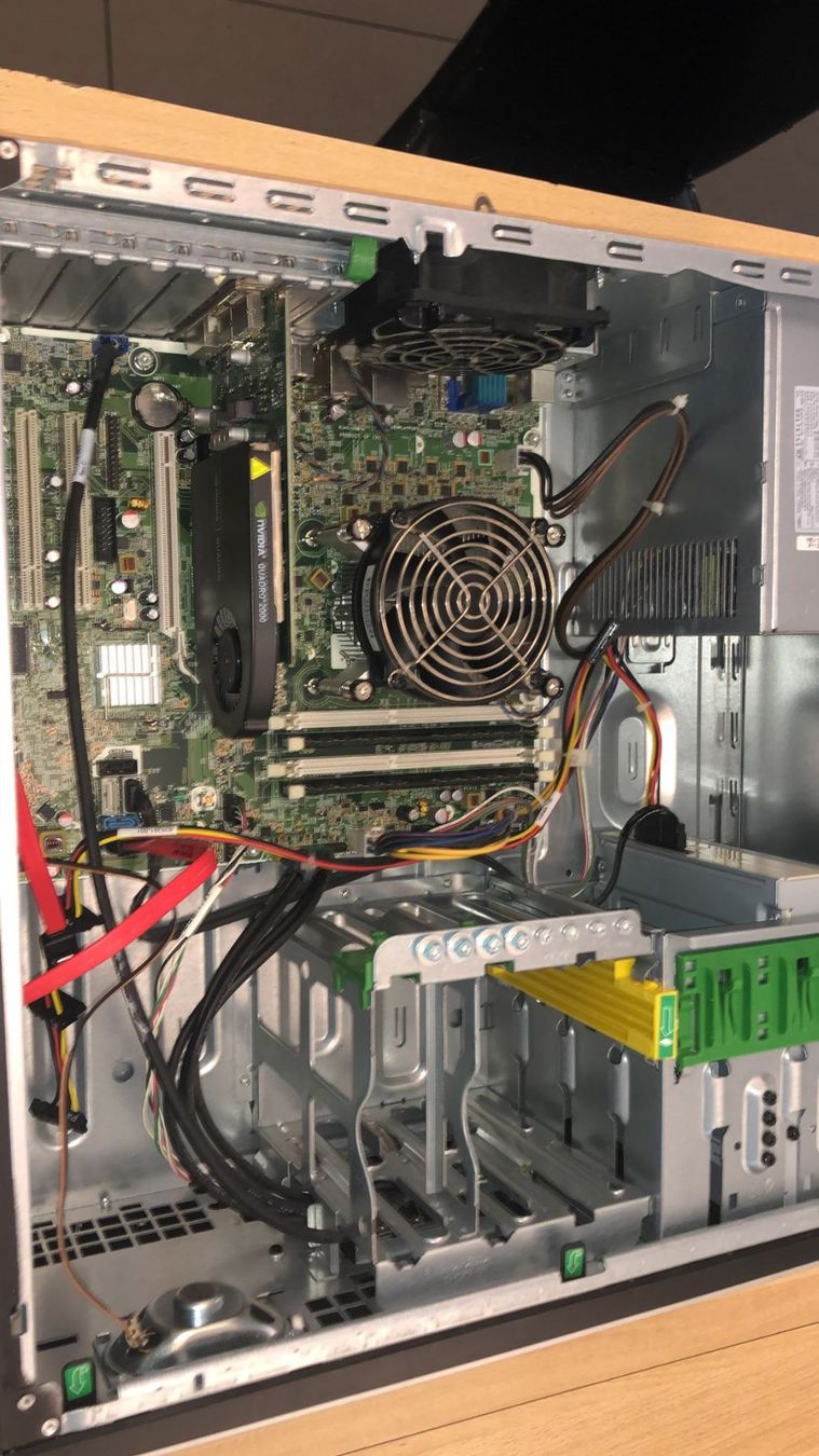 Hewlett Packard PC: Vends HP Compaq elite 8200 – Difettoso da Corpataux venduto da pfi_27t6 3