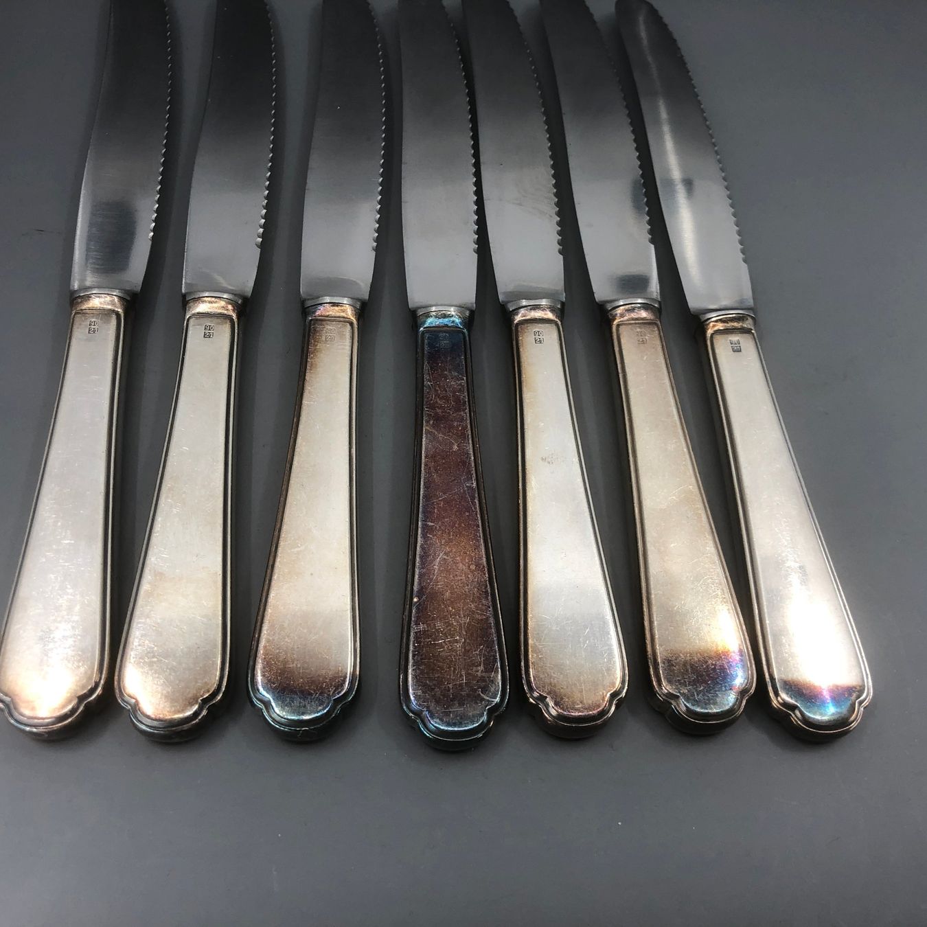 Coltelli: 7 Messer versilbert Bruckmann Steakmesser – Usato da Basel venduto da Tiabeanie 8