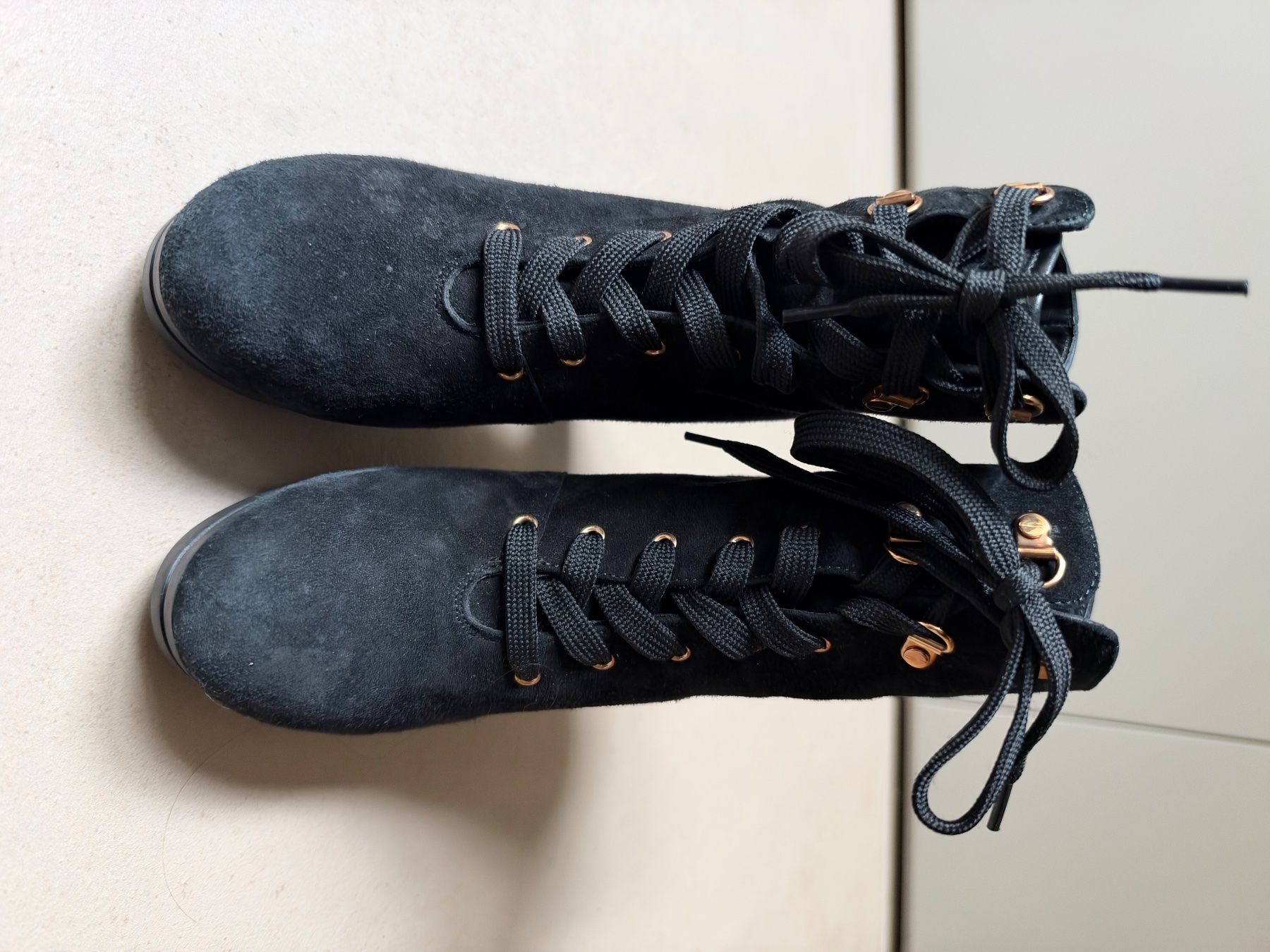 Hogan Damenschuhe: Hogan ankle boots suede size 36.5 – Gebraucht aus Cologny von sab_xh7v