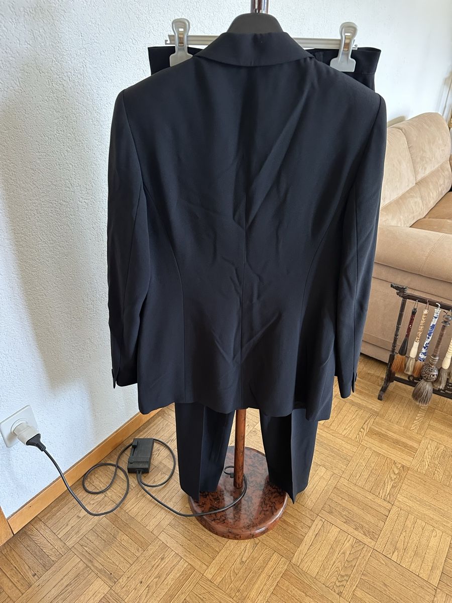 Anzüge & Kostüme: Completo giacca e pantaloni Caractère, taglia 40 EU nero – Gebraucht aus Cureglia von myr_9v25 2