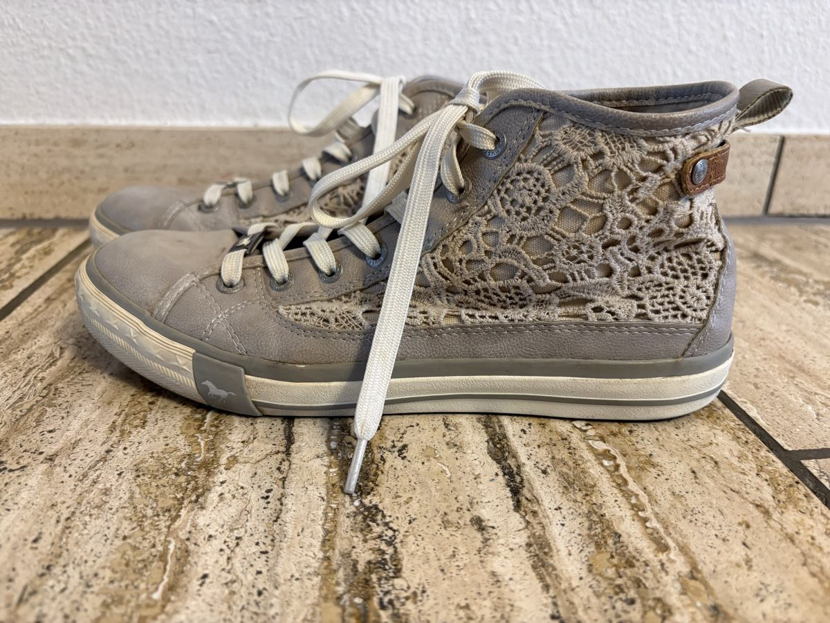 Mustang Scarpe da donna: Mustang Sneakers Grösse 39 – Usato da Nürensdorf venduto da Yellowstone09