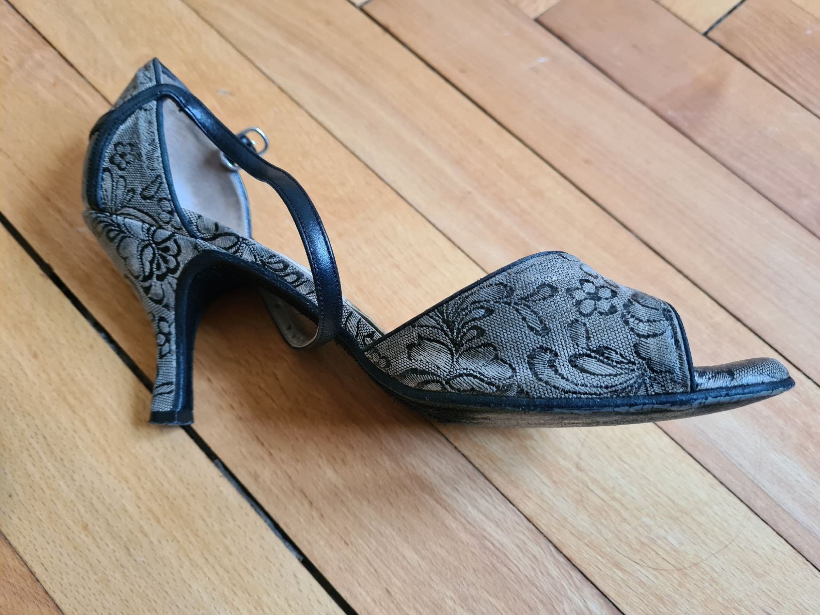 Damenschuhe: Tango Schuhe – Gebraucht aus Luzern von Waldifee 1