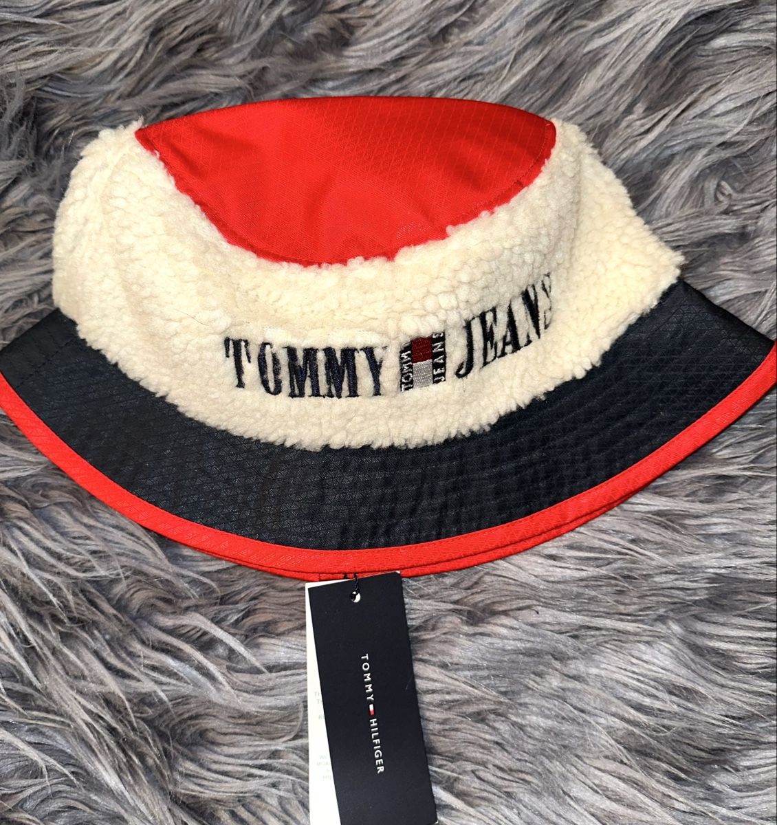 Tommy Hilfiger Copricapi, berretti & cappellini: TOMMY HILFIGER HUT NEU – Nuovo e nell'imballaggio originale da Unteraegeri venduto da MH203 7