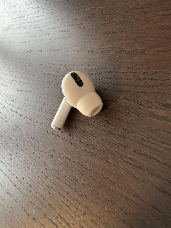 Apple Kopfhörer: Airpods Pro (Links) – Gebraucht aus Rheinfelden von rolfolo