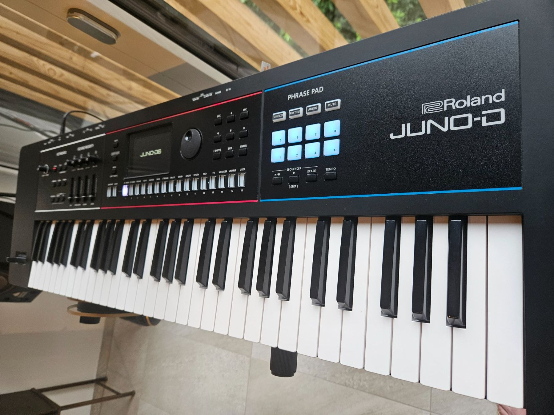 Roland Strumenti musicali: Roland Juno D – Nuovo (secondo la descrizione) da Ulmiz venduto da Dirix 2