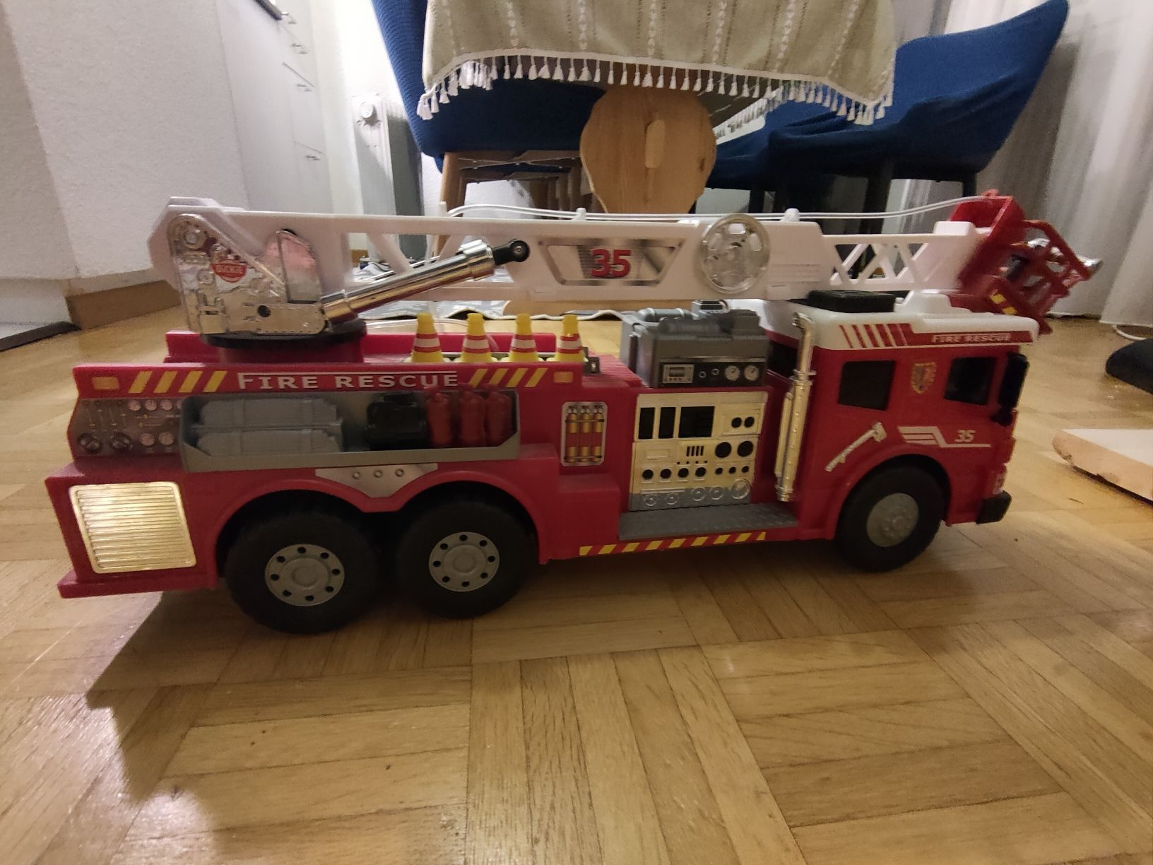 Giocattoli: Feuerwehrauto mit Fernbedienung – Usato da Wetzikon ZH venduto da Elos34 1