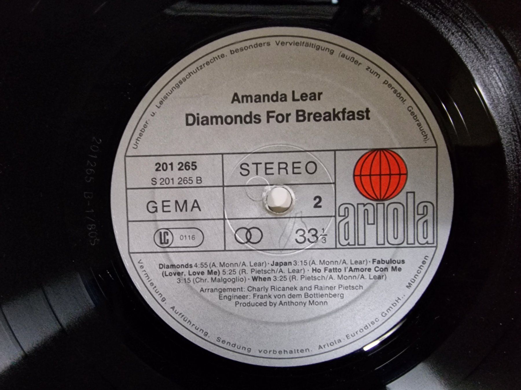 Dischi in vinile: Amanda Lear LP – Diamonds For Breakfast – Usato da Root venduto da atelier22 2