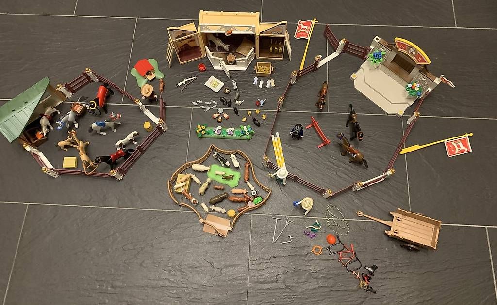 Playmobil Giocattoli: Playmobil grosser Bauerhof – Usato da Bättwil venduto da ulr_gtc9
