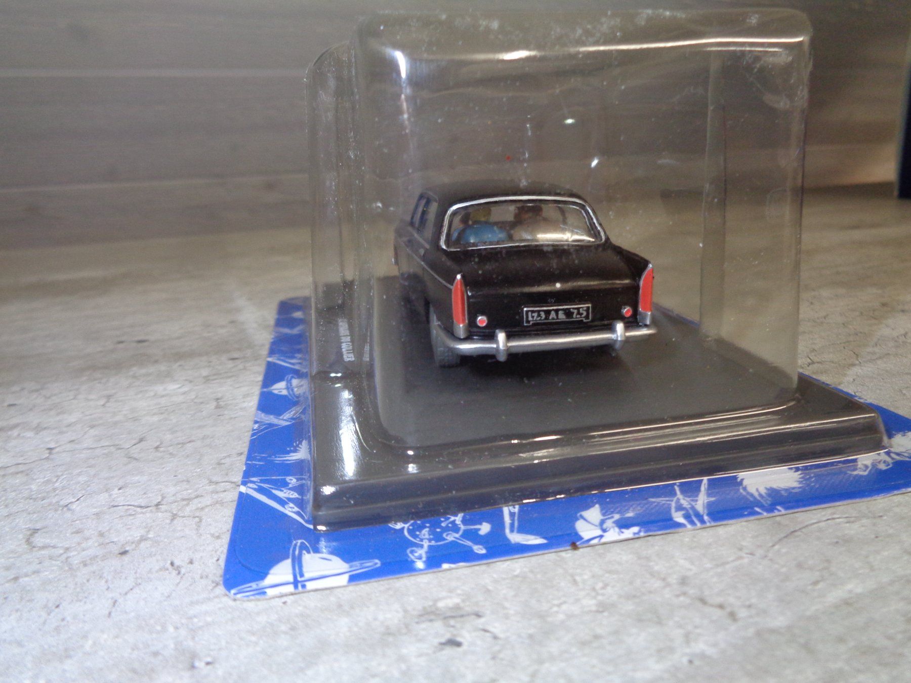 Peugeot Modellini d'auto: Hachette 1:43 Blake et Mortimer Peugeot 404 – Nuovo e nell'imballaggio originale da Reconvilier venduto da rallycar 6