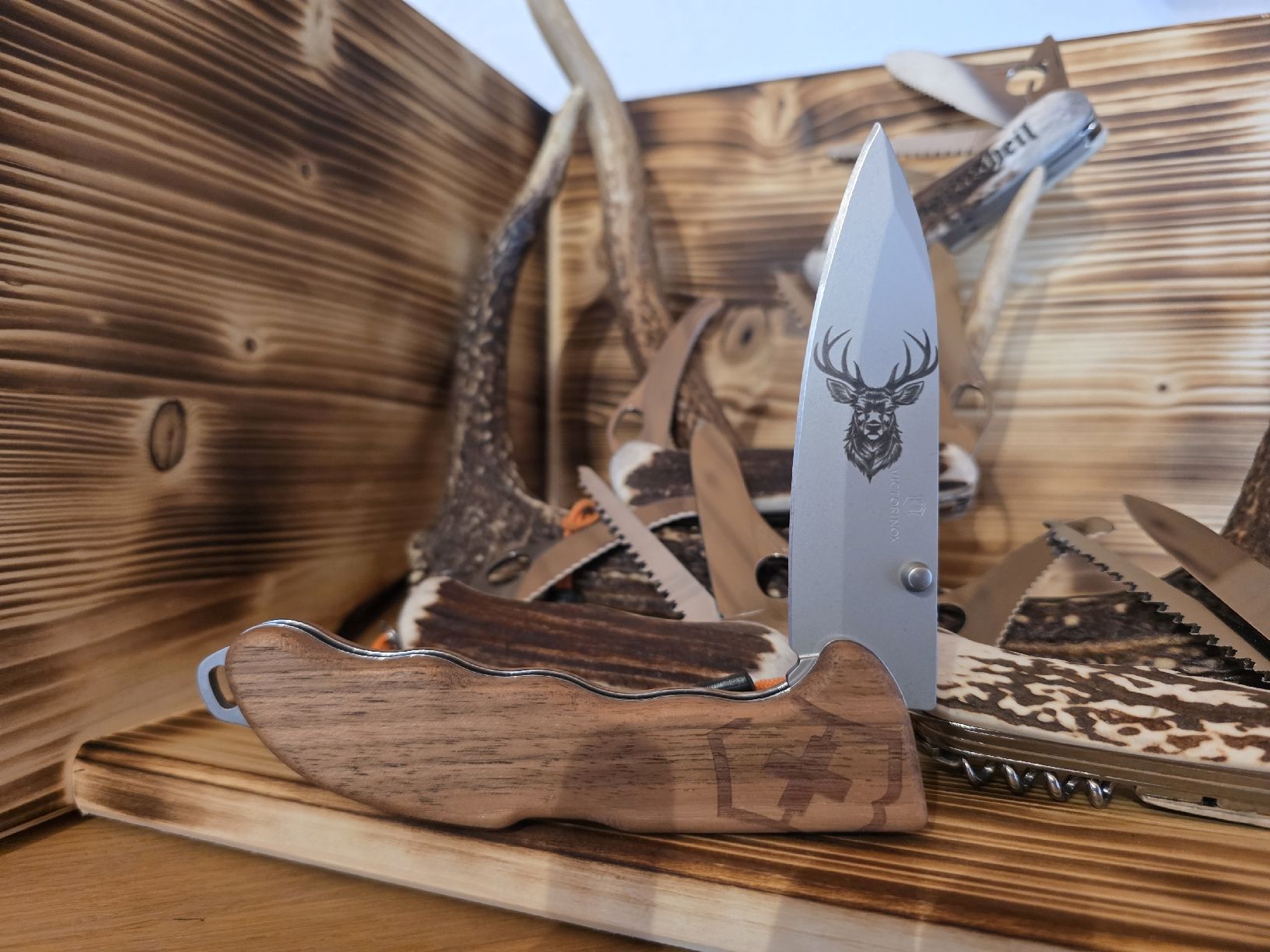 Victorinox Taschenmesser: Schweizer Jagdmesser Victorinox Evoke – Neu und originalverpackt aus Trimmis von leonidas3