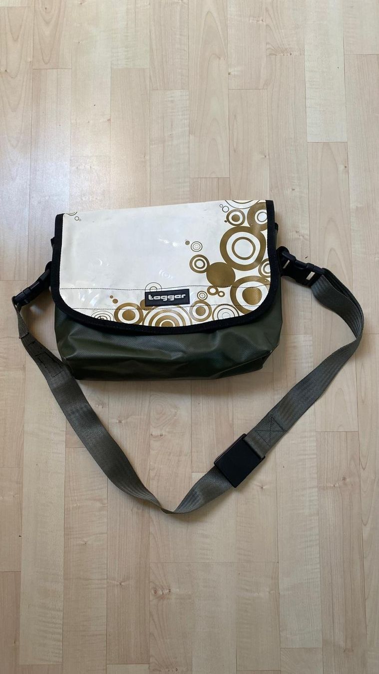 Borse da donna: Umhängetasche TAGGER  TAGGER BAG  Tasche – Usato da Dättlikon venduto da Mamakuga 1